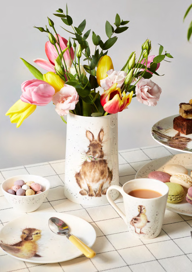 Ваза  Royal Worcester "Зайка" 17см